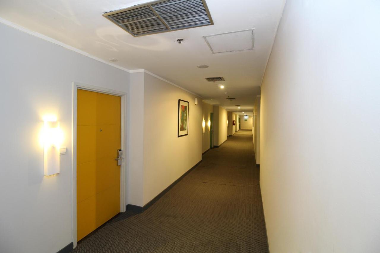 Airy Glodok Pinangsia Raya Jakarta Exterior photo